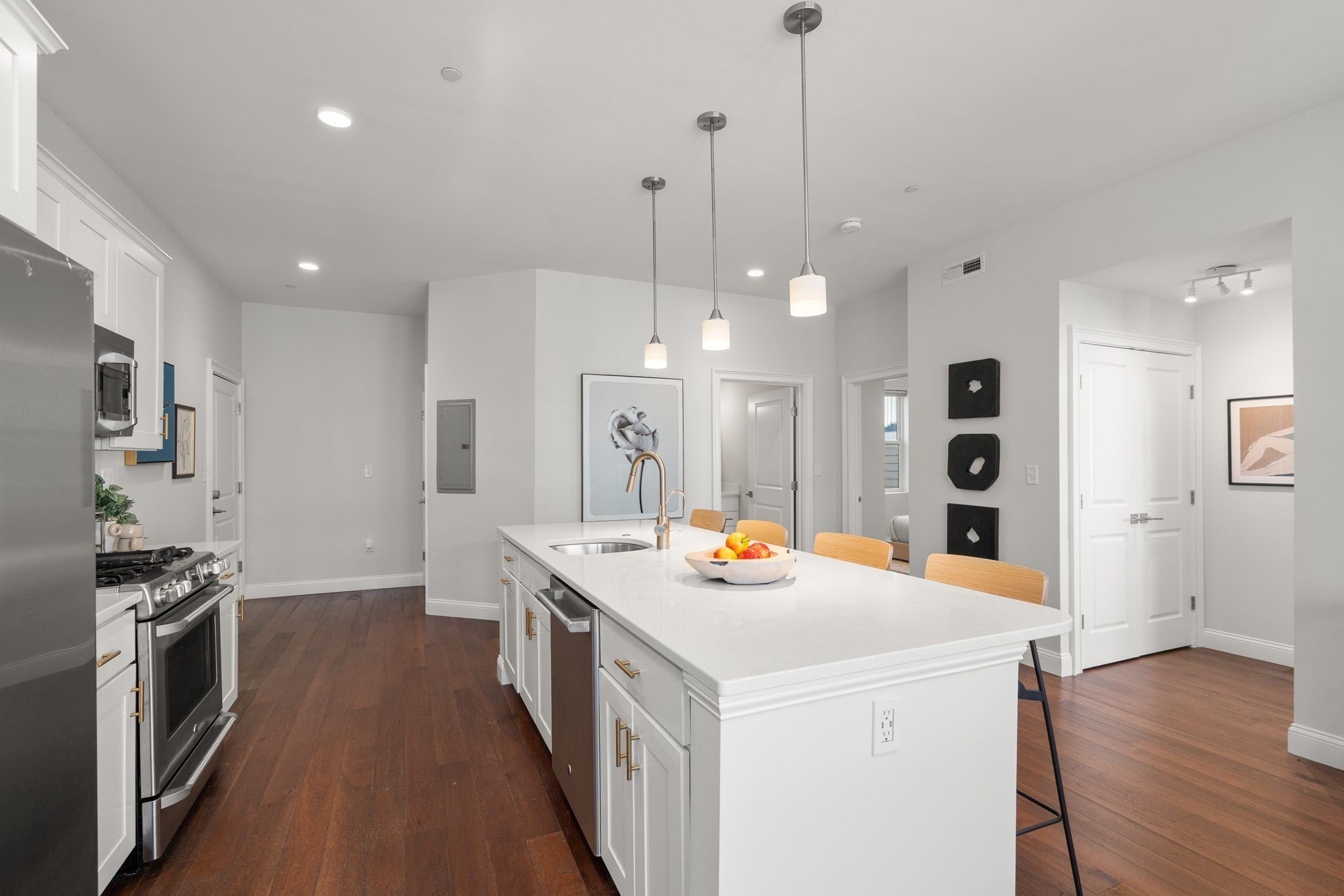 170 W Broadway 310