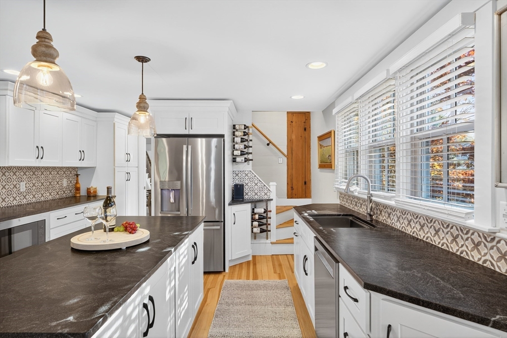 Yarmouth, Massachusetts 02675, United States, 6 Bedrooms Bedrooms, ,6 BathroomsBathrooms,Residential,Active,234364