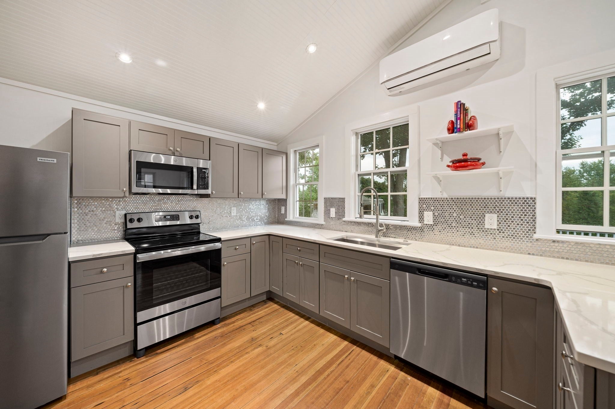 47 Elm Ct, Cohasset, MA Photo #13