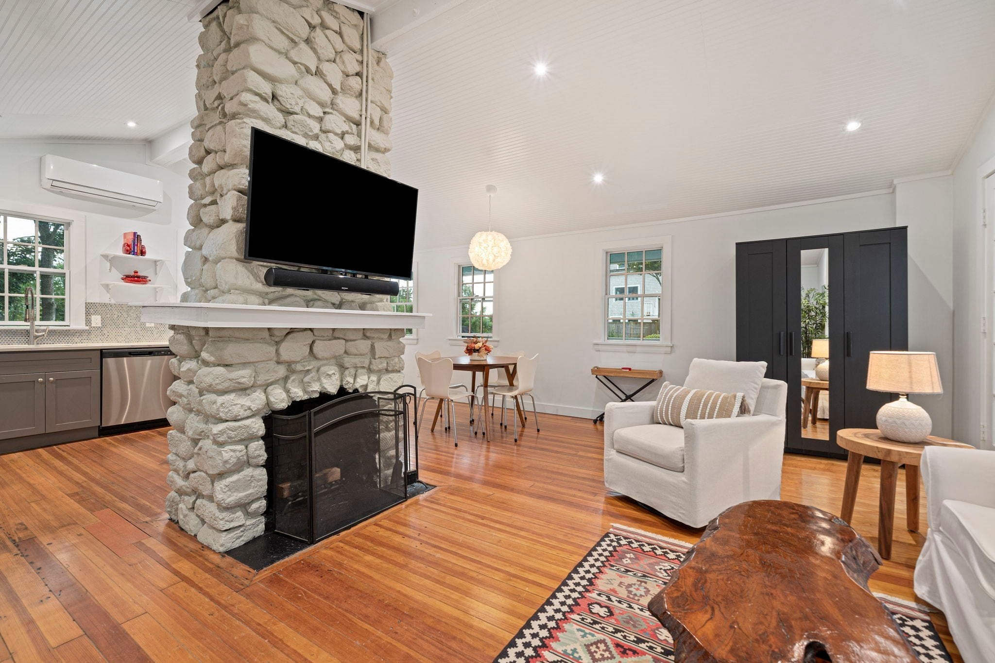 47 Elm Ct, Cohasset, MA Photo #8