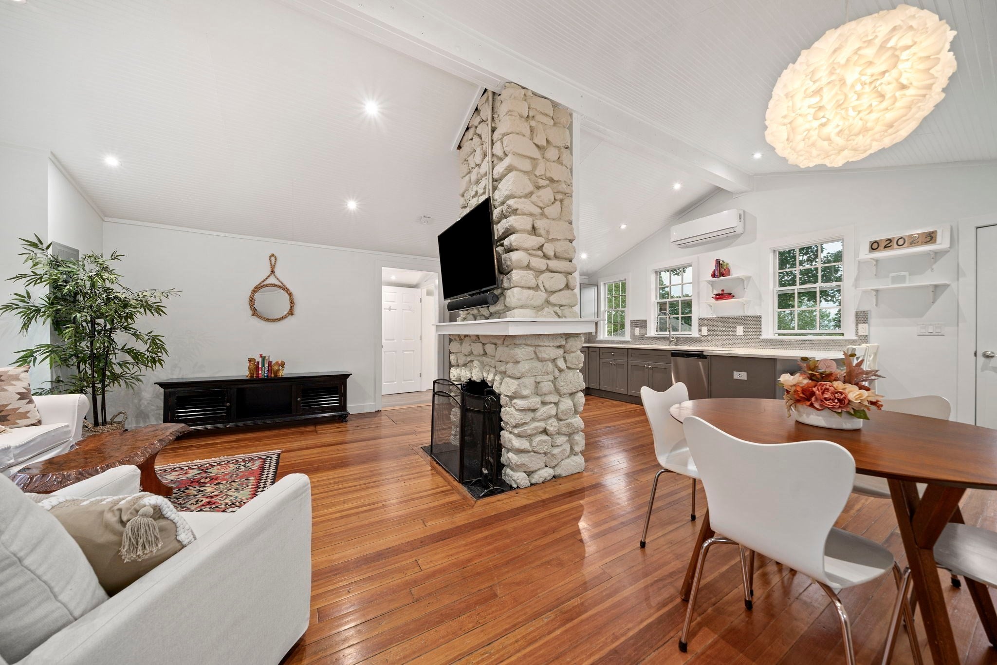 47 Elm Ct, Cohasset, MA Photo #6