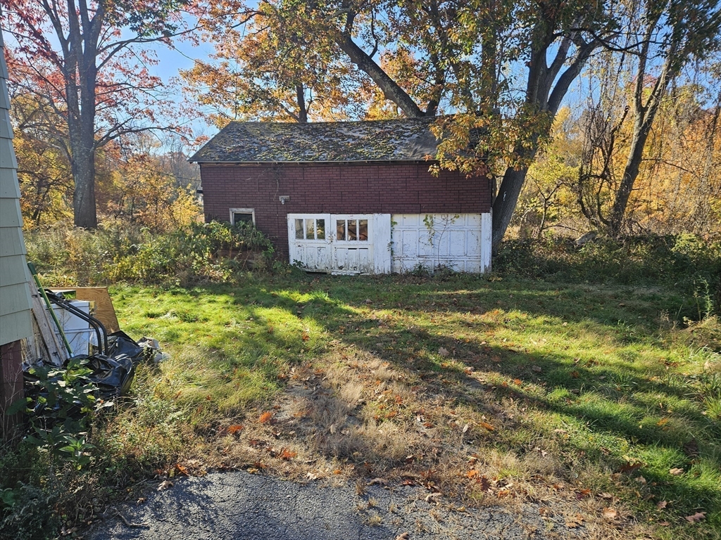 Lowell, Massachusetts 01850, United States, 2 Bedrooms Bedrooms, ,1 BathroomBathrooms,Residential,Pending,34185