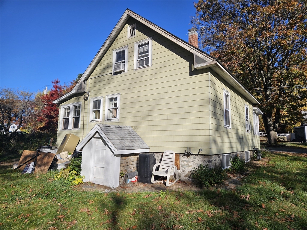 Lowell, Massachusetts 01850, United States, 2 Bedrooms Bedrooms, ,1 BathroomBathrooms,Residential,Pending,34185