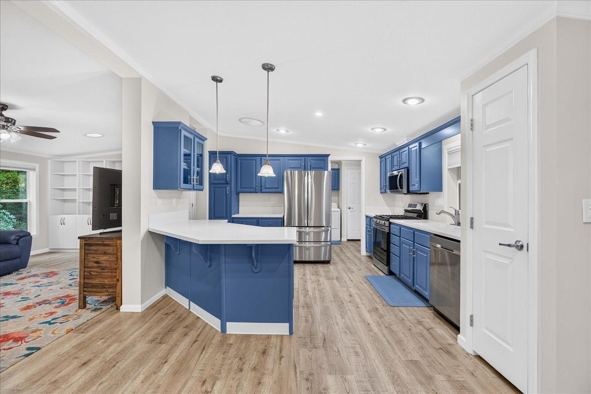 18-4 South Meadow Village