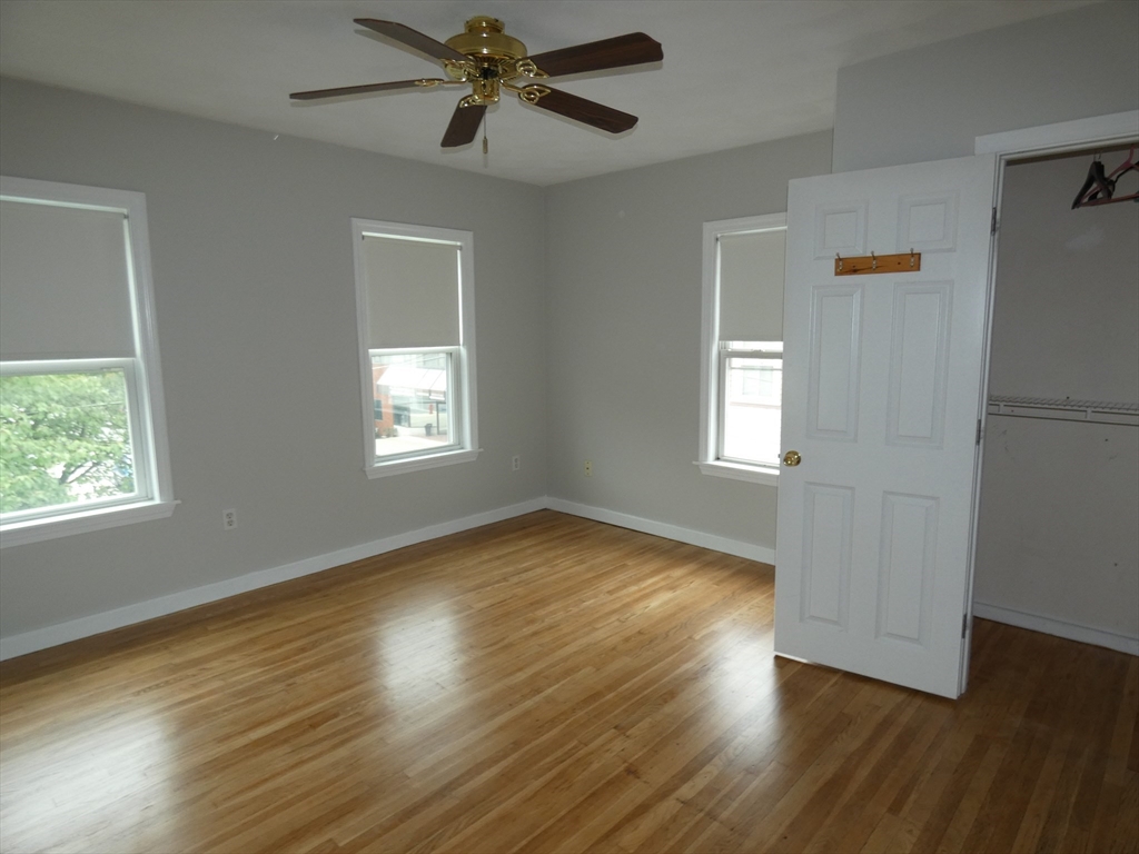282 Main St 2