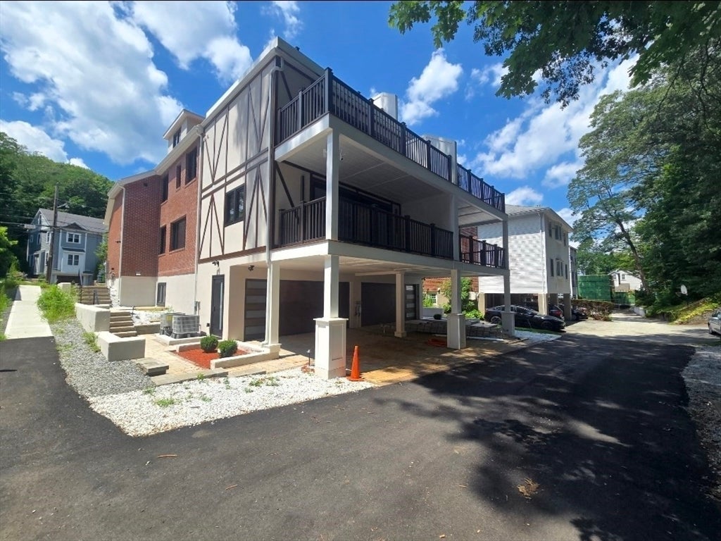 442 Lowell Ave 442