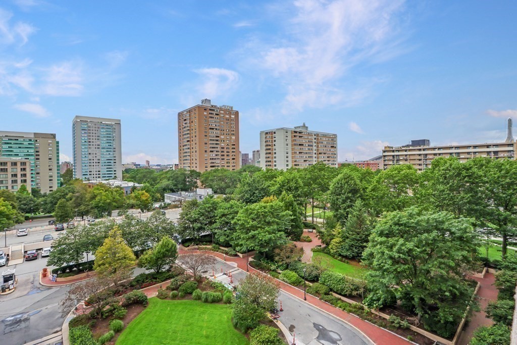 9 Hawthorne Pl 7O