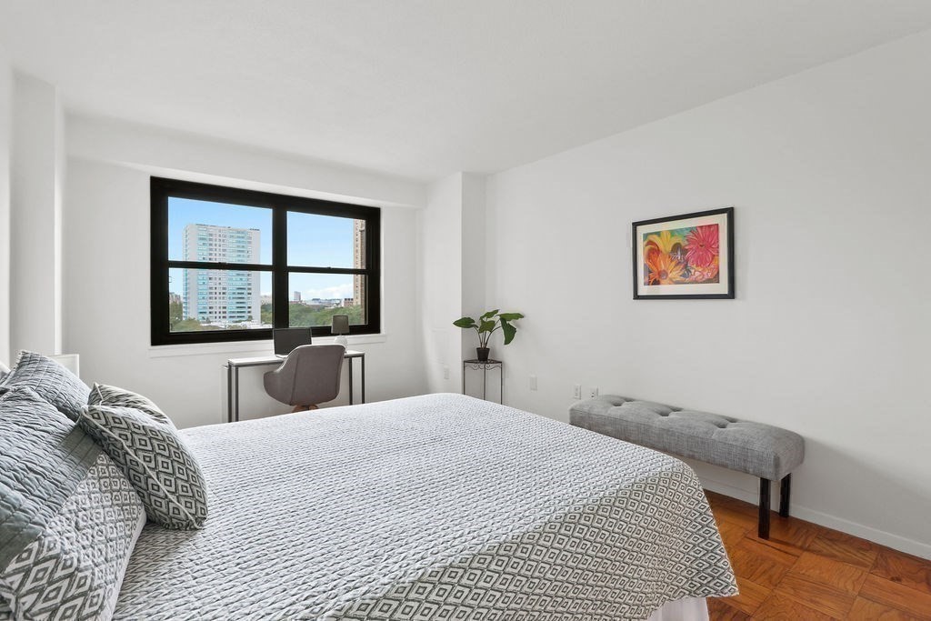 9 Hawthorne Pl 7O