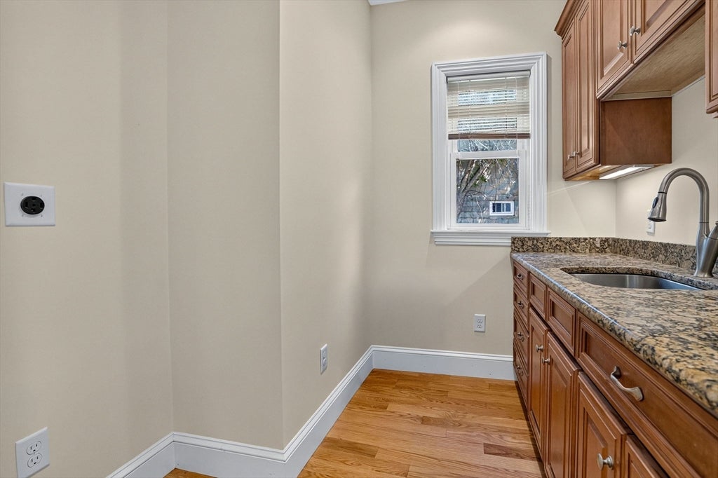 22 Cypress St, Watertown, MA, 22 Cypress St, Watertown, MA Photo #9