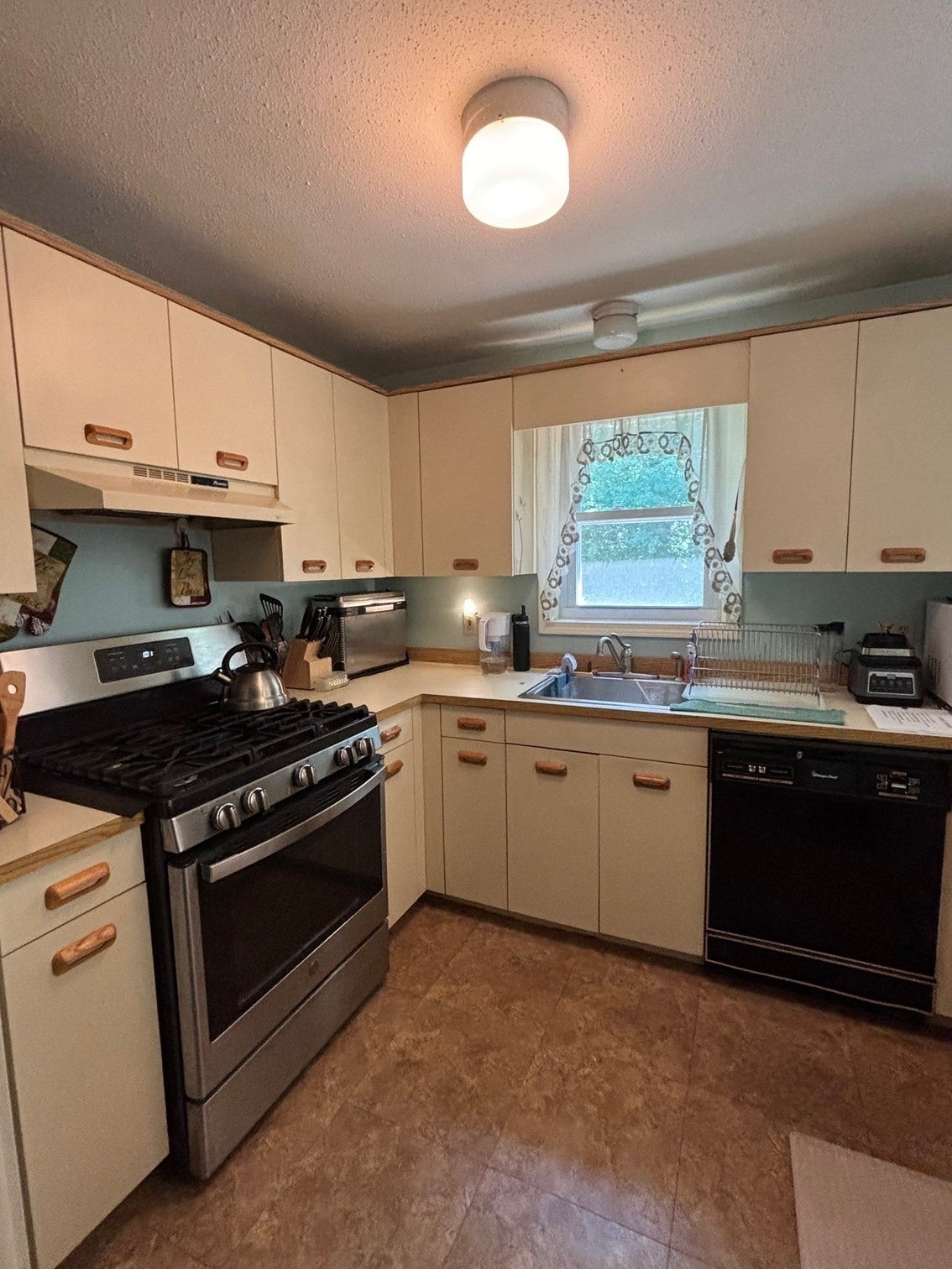 54 Lantern Lane #2, Dracut, MA, 54 Lantern Lane #2, Dracut, MA Photo #5
