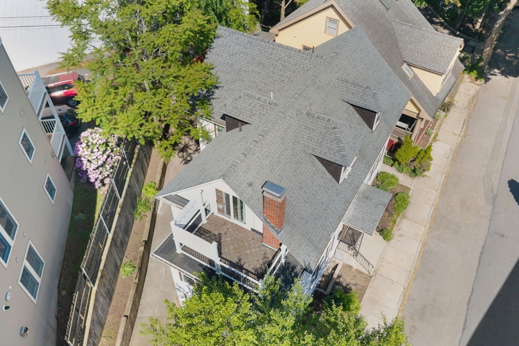 9 Parkwood Ter