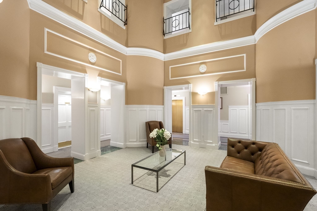 416 Marlborough St 209