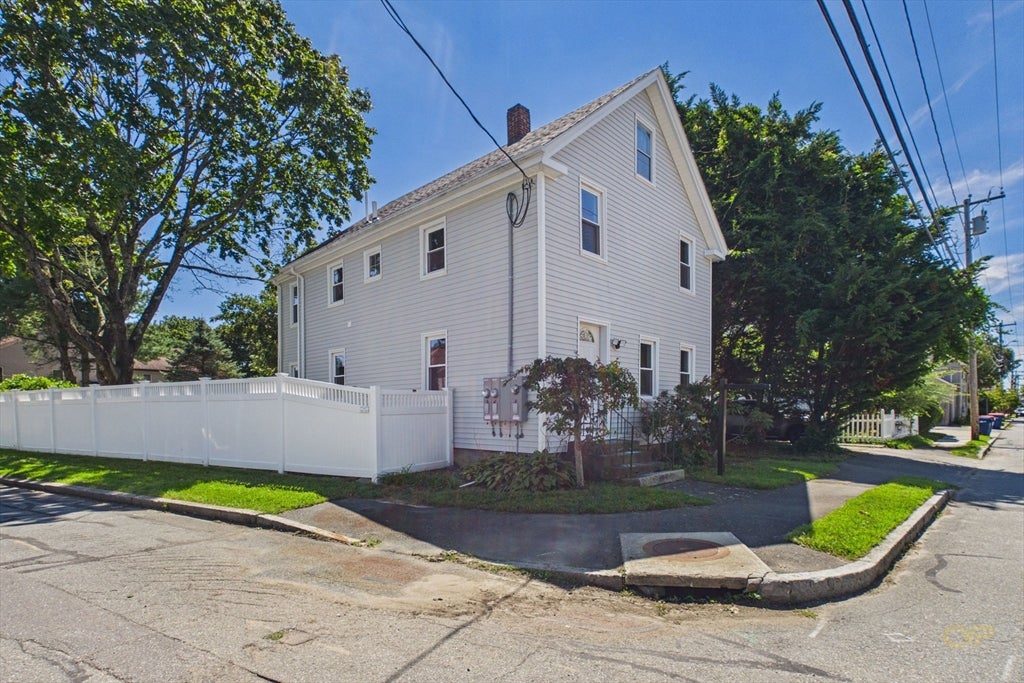 61 Bridge St, Fairhaven, MA, 61 Bridge St, Fairhaven, MA Photo #2