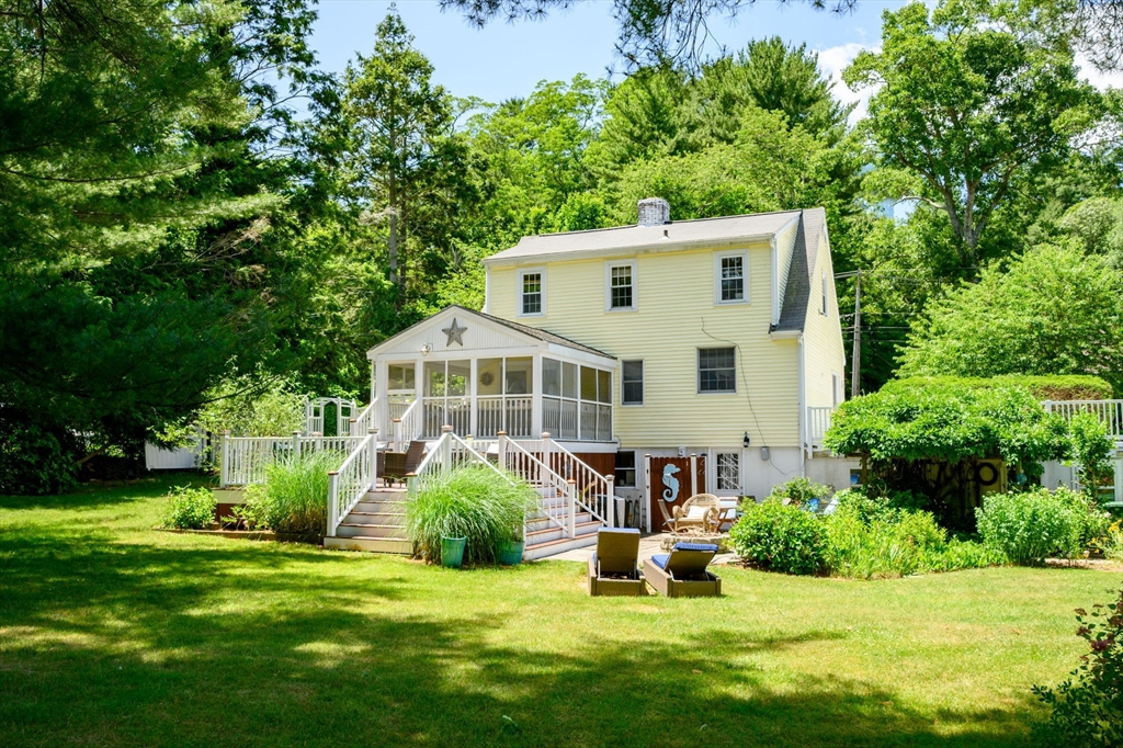 89 W Elm St