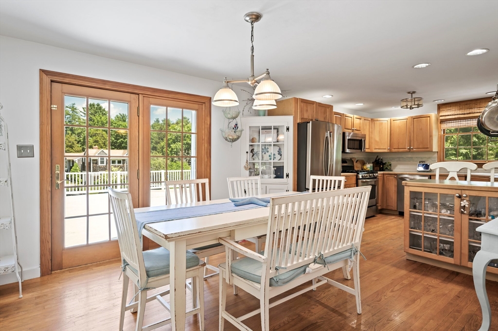 89 W Elm St