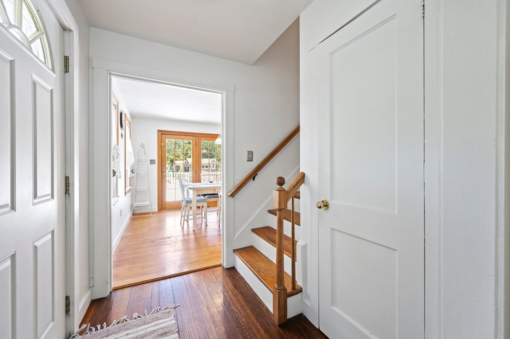 89 W Elm St