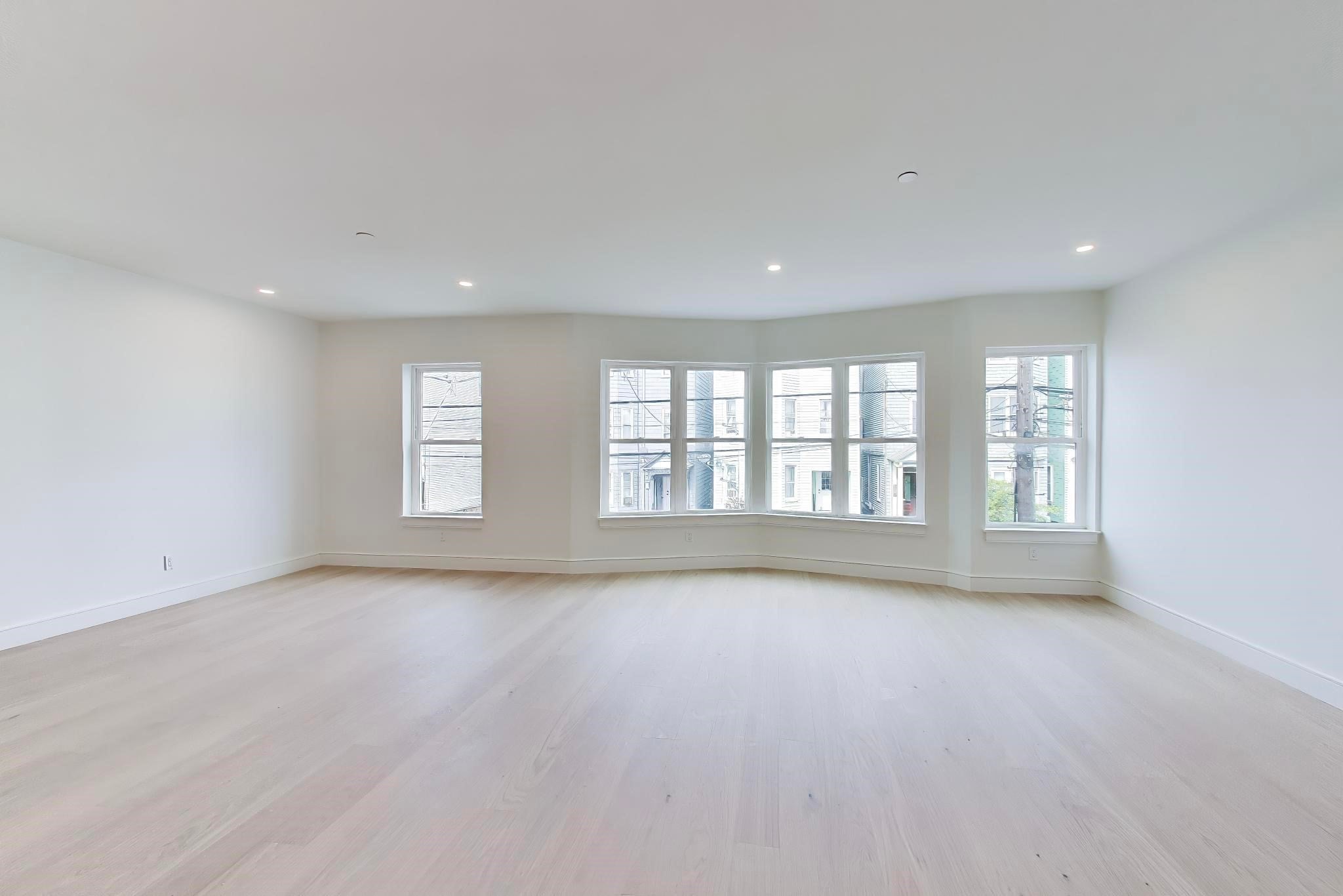 261 Princeton St PH1, Boston MA 02128