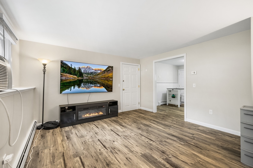 1348 Main St 2