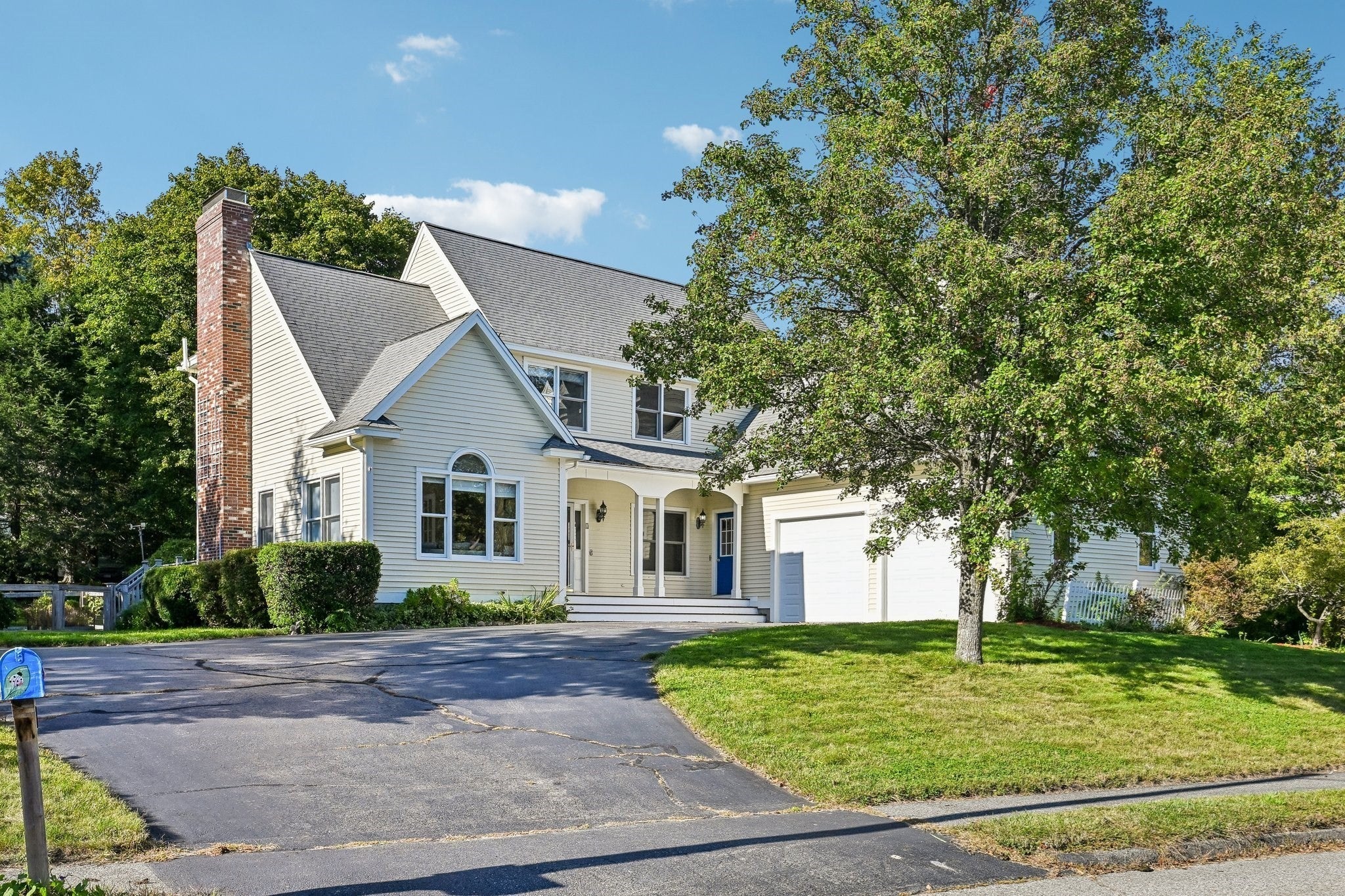 2 Stone Meadow Farm Dr, Shrewsbury, MA Photo #1