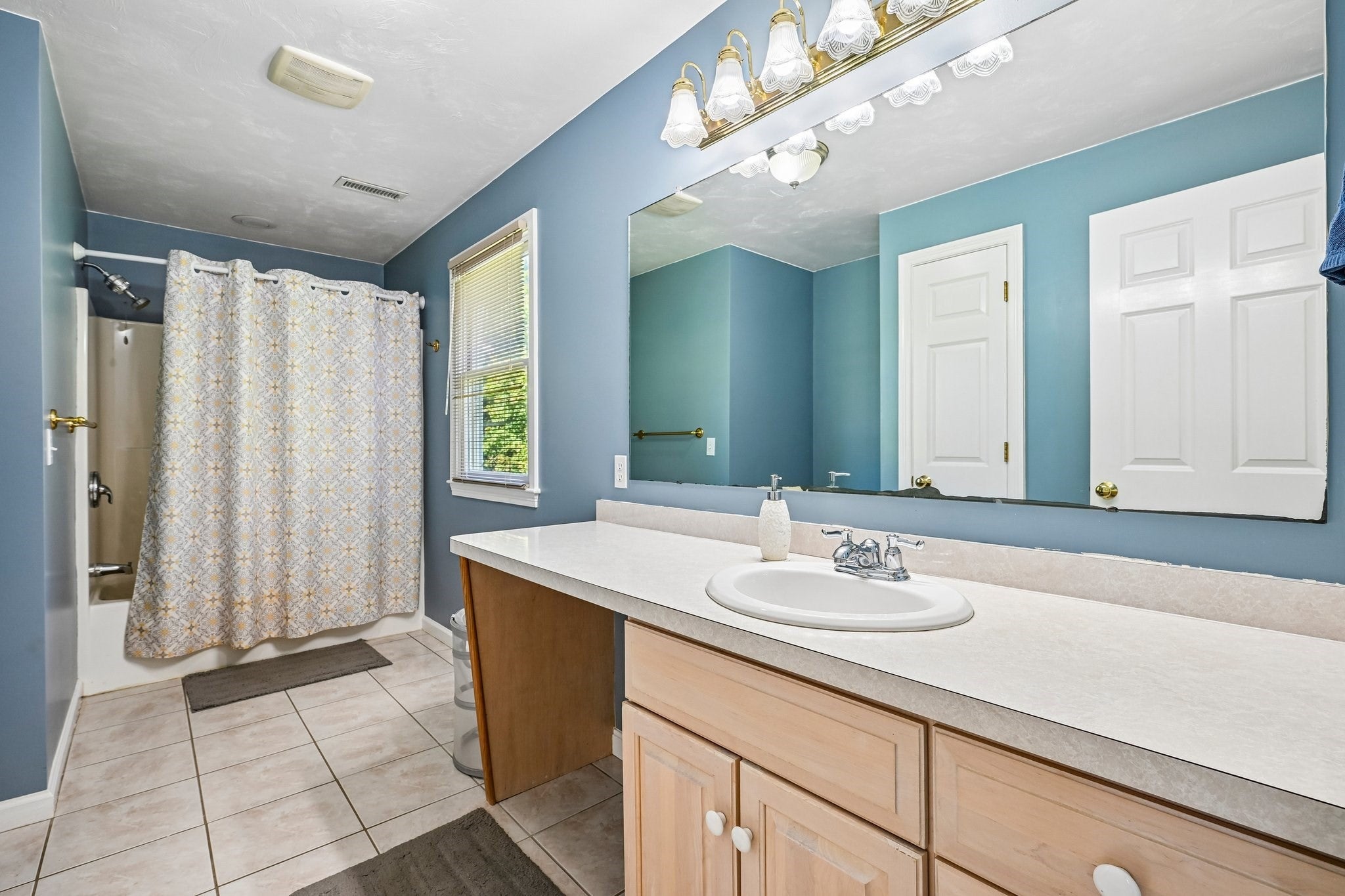 2 Stone Meadow Farm Dr, Shrewsbury, MA Photo #17