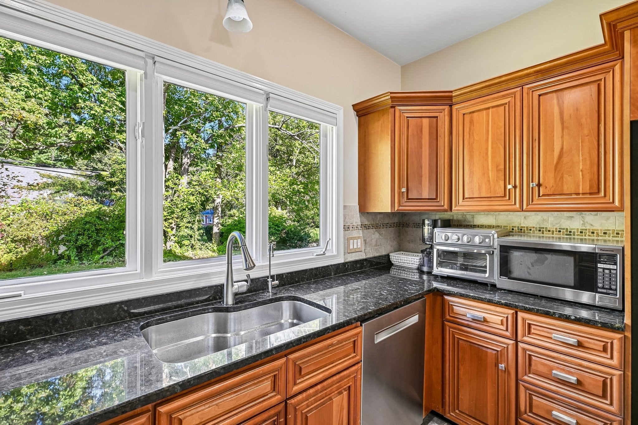 2 Stone Meadow Farm Dr, Shrewsbury, MA Photo #12