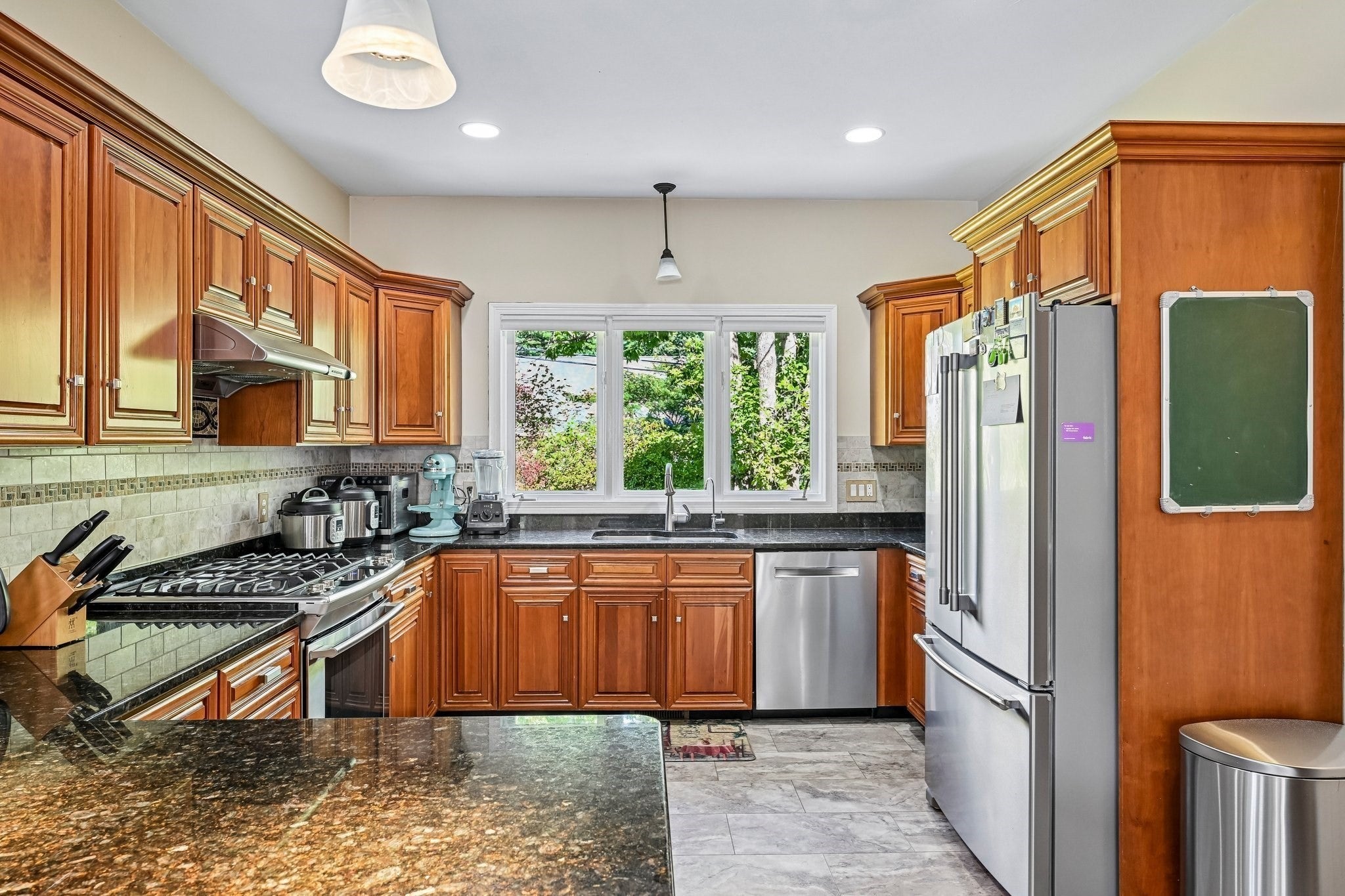 2 Stone Meadow Farm Dr, Shrewsbury, MA Photo #9