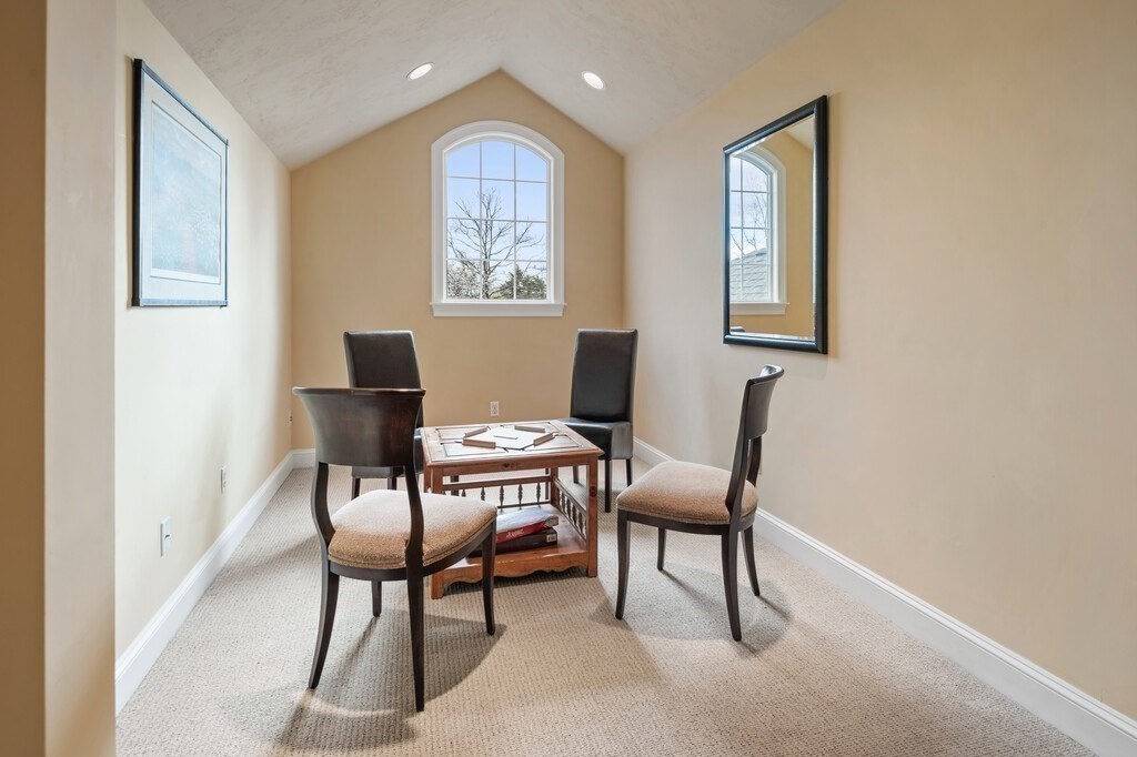 Southborough, Massachusetts 01772, United States, 2 Bedrooms Bedrooms, ,3 BathroomsBathrooms,Residential,Active,111964