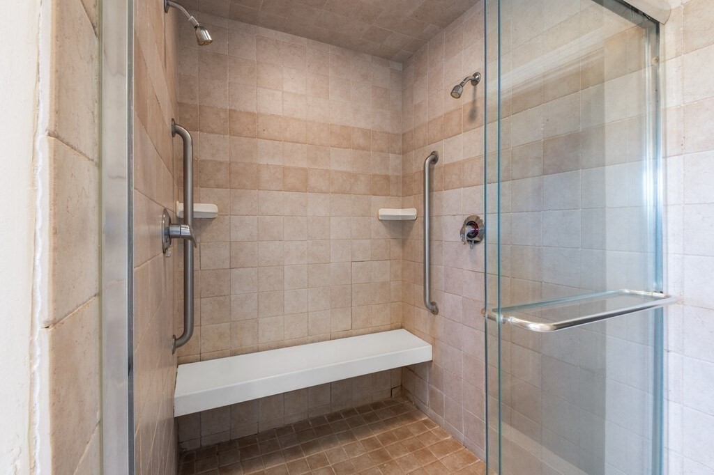 Southborough, Massachusetts 01772, United States, 2 Bedrooms Bedrooms, ,3 BathroomsBathrooms,Residential,Active,111964