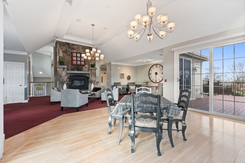 Southborough, Massachusetts 01772, United States, 2 Bedrooms Bedrooms, ,3 BathroomsBathrooms,Residential,Active,111964