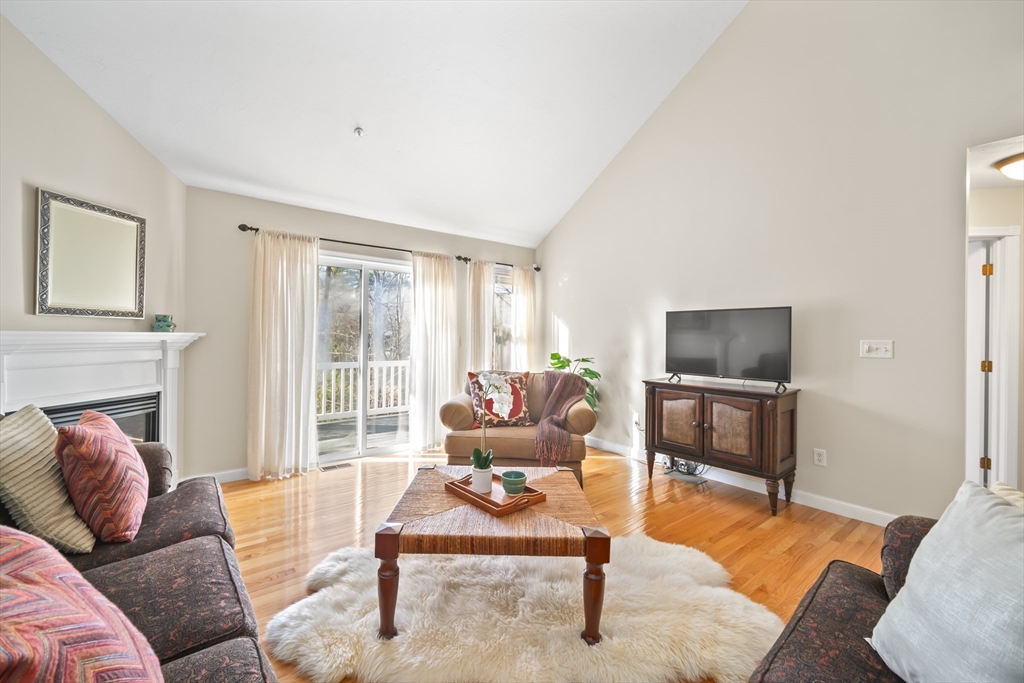 11 Whispering Brook Road 55