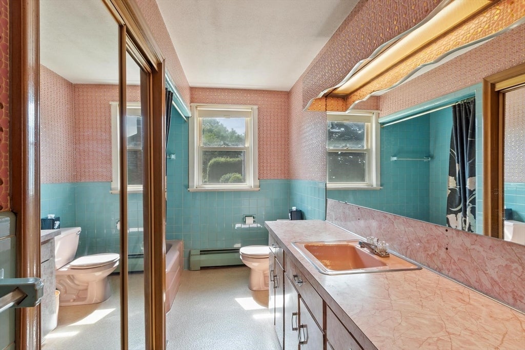 370 Albion St, Wakefield, MA Photo #9