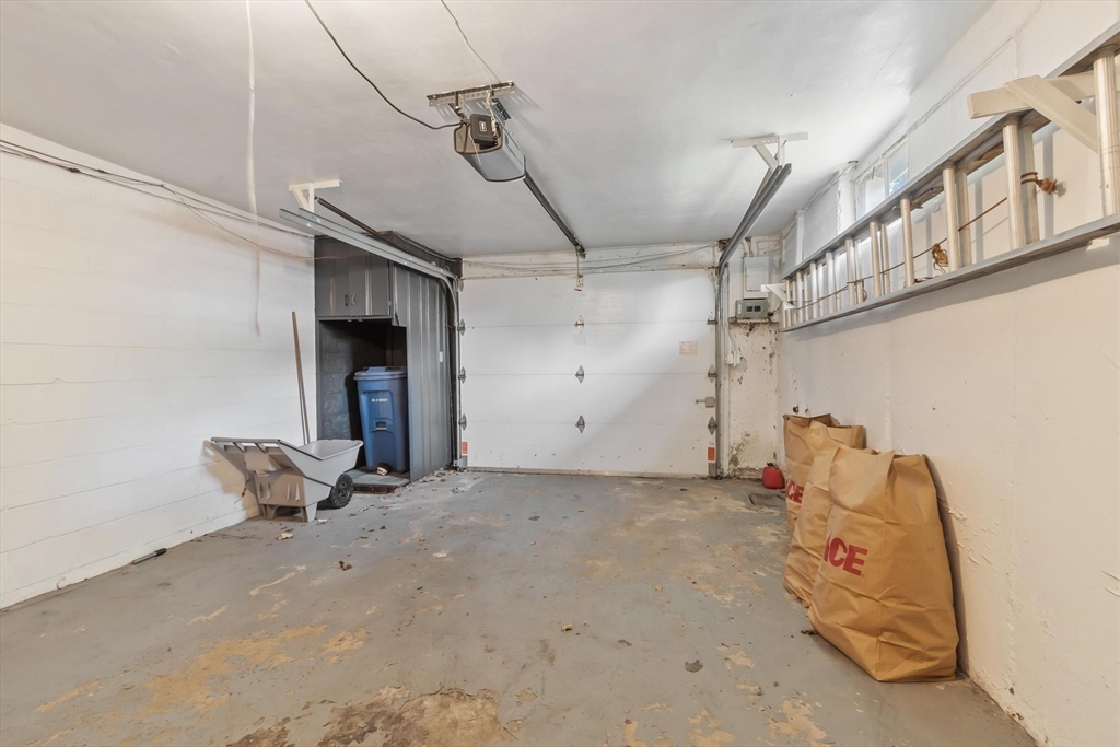 370 Albion St, Wakefield, MA Photo #32
