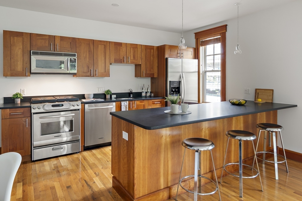 432 Norfolk Street 3B