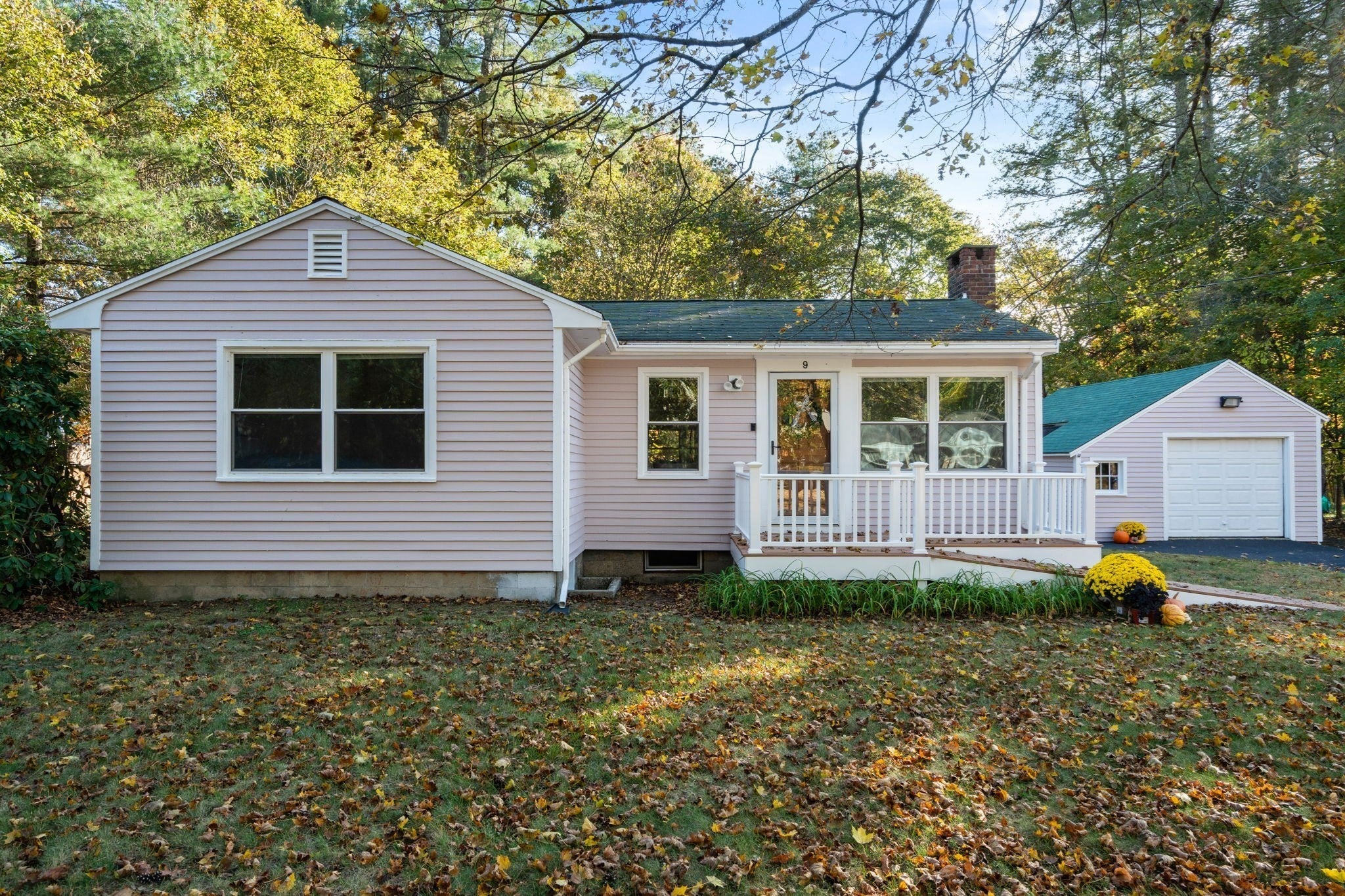Photo of 9 Howell Rd, Sudbury, MA
