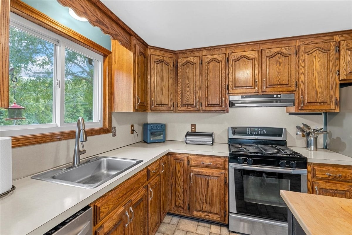 499 Harvard St, East Bridgewater, MA, 499 Harvard St, East Bridgewater, MA Photo #8