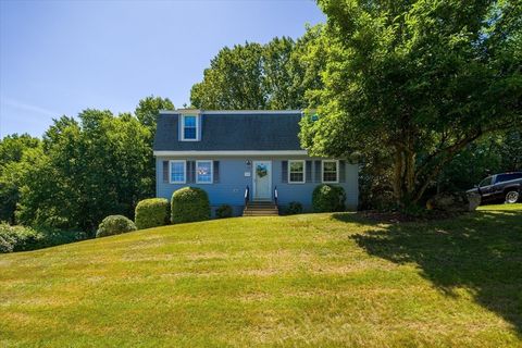 119 Winthrop Ln Holden MA 01520