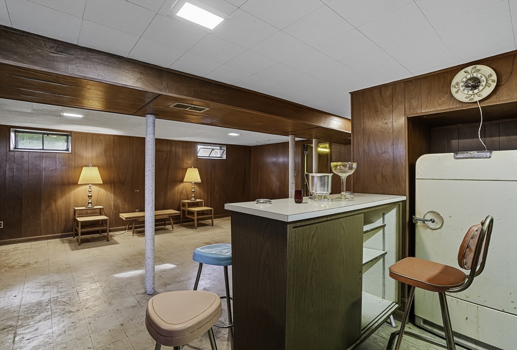 Framingham, Massachusetts 01701, United States, 3 Bedrooms Bedrooms, ,1 BathroomBathrooms,Residential,Pending,208123