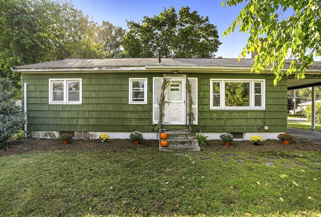 Framingham, Massachusetts 01701, United States, 3 Bedrooms Bedrooms, ,1 BathroomBathrooms,Residential,Pending,208123