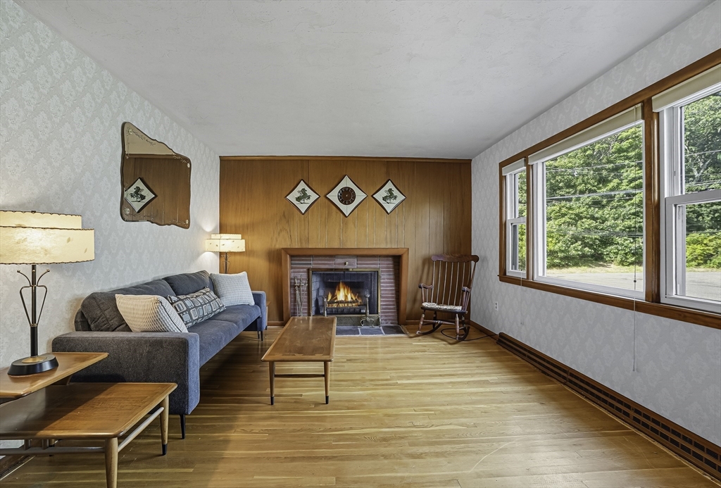 Framingham, Massachusetts 01701, United States, 3 Bedrooms Bedrooms, ,1 BathroomBathrooms,Residential,Pending,208123 Framingham, Massachusetts 01701, United States, 3 Bedrooms Bedrooms, ,1 BathroomBathrooms,Residential,Pending,208123