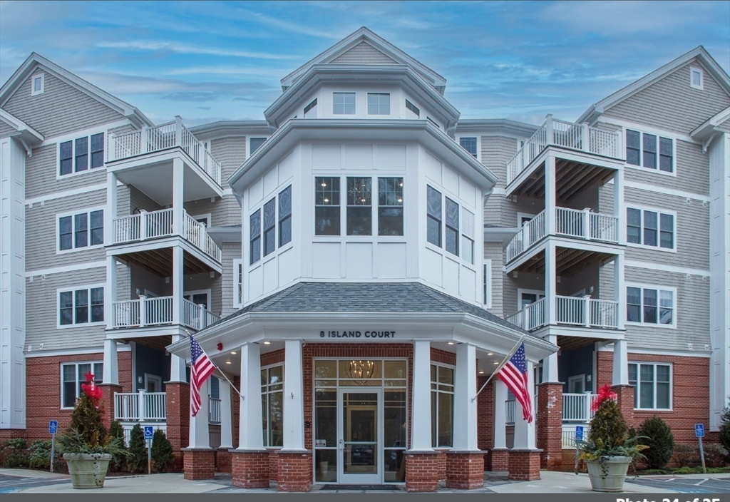 8 Island Court 412
