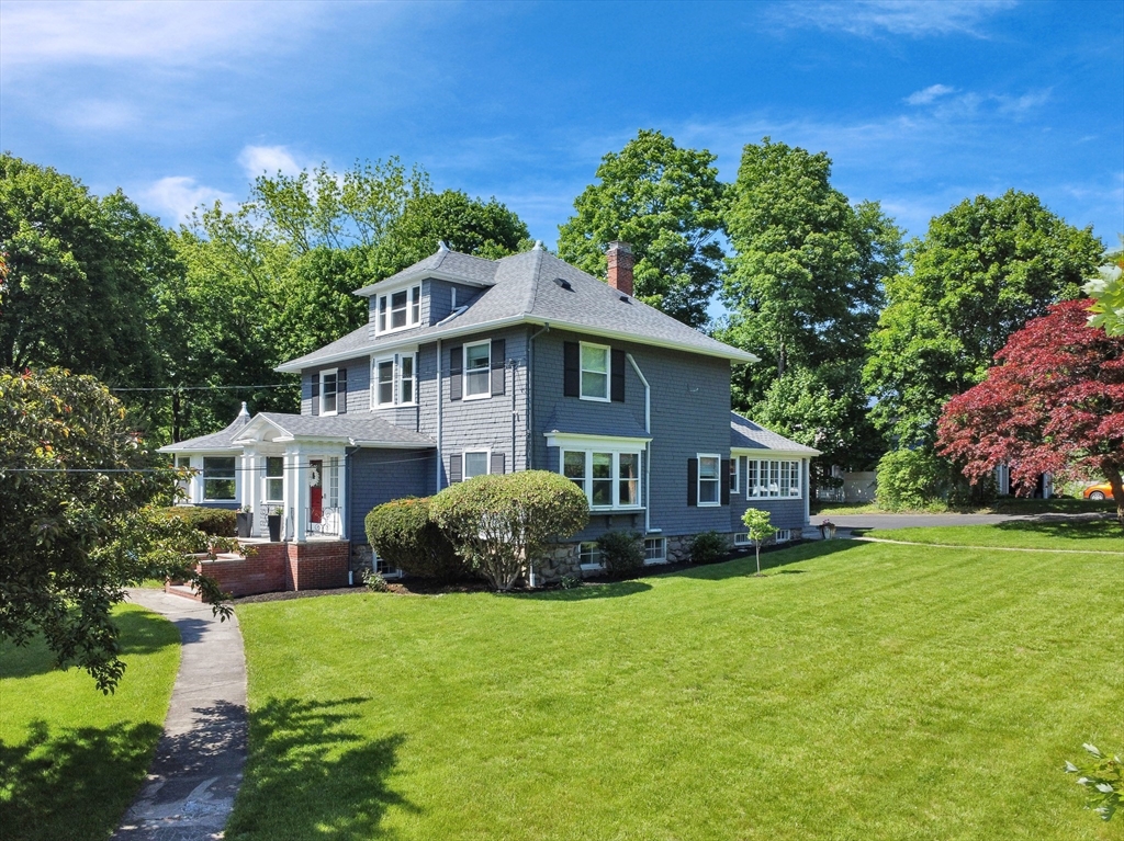 84 Lakeview Avenue