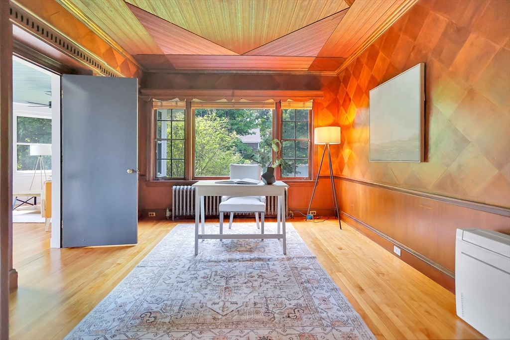 84 Lakeview Avenue