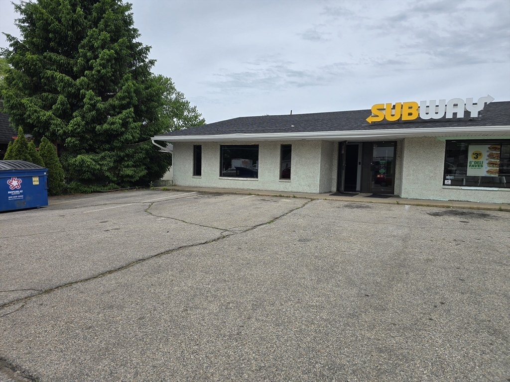 170 Pulaski Blvd 1