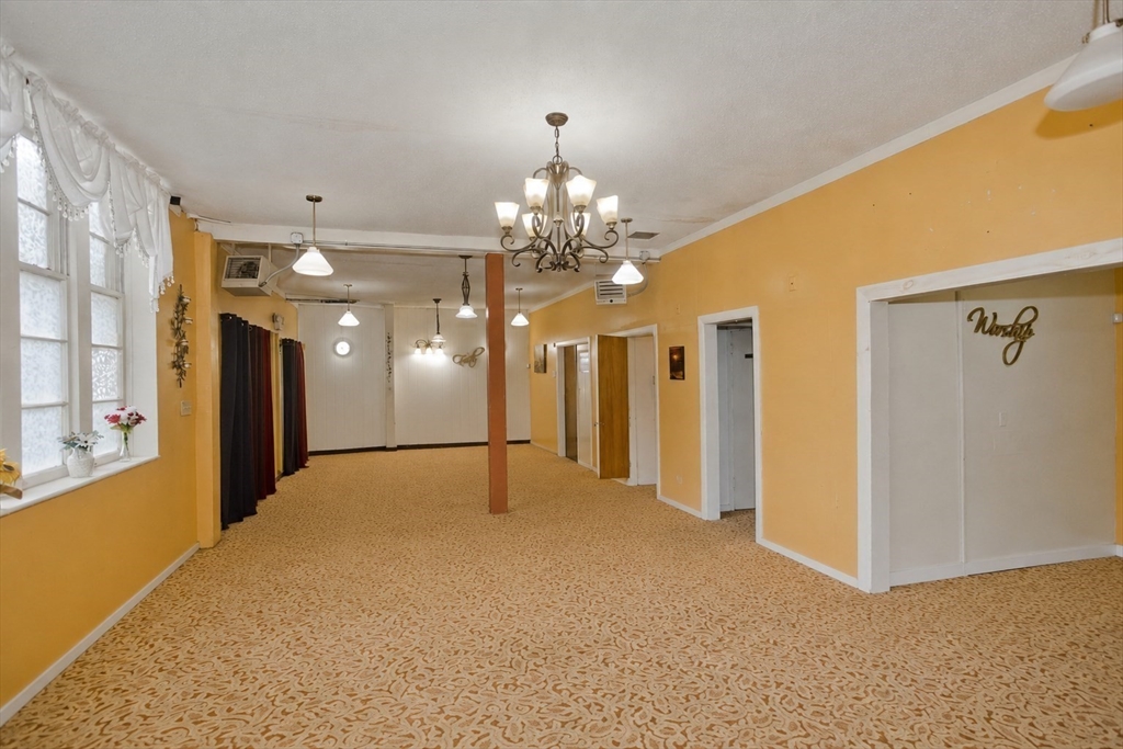 193 Elm St, Holyoke, MA Photo #2