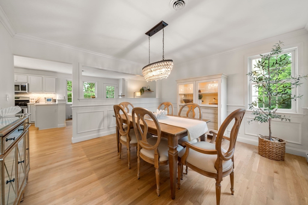 22 Edgewater Dr