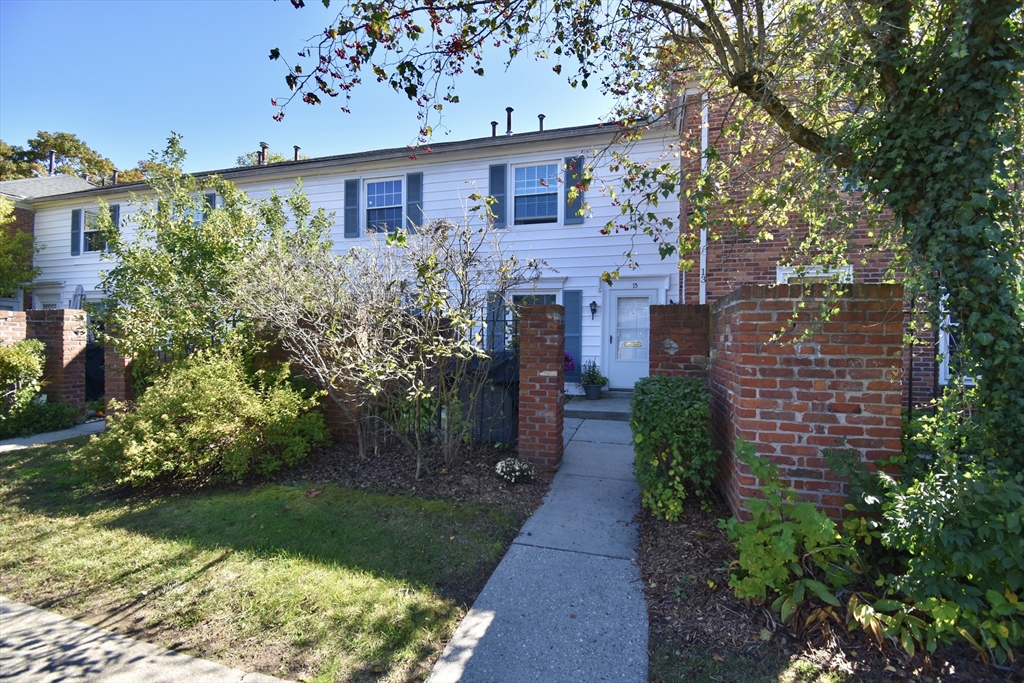 Springfield, Massachusetts 01106, United States, 2 Bedrooms Bedrooms, ,2 BathroomsBathrooms,Residential,Active,248088