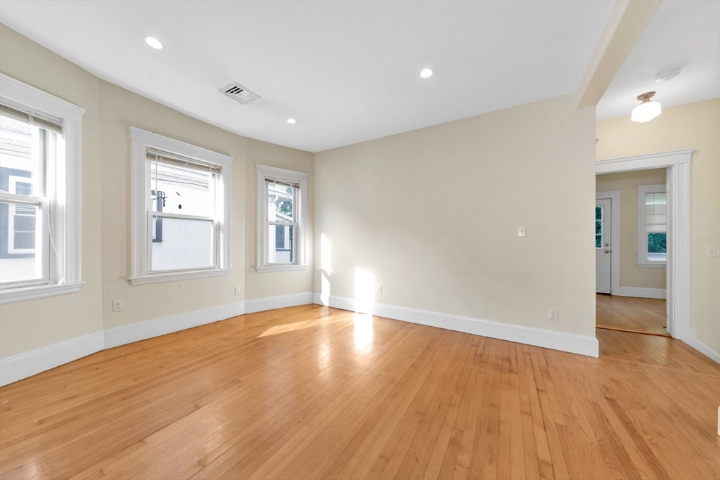 299-301 Alewife Brook Pkwy #2, Somerville, MA Photo #11