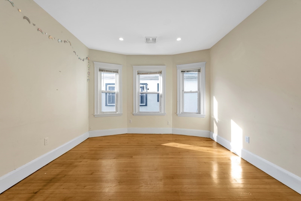 299-301 Alewife Brook Pkwy #2, Somerville, MA Photo #9