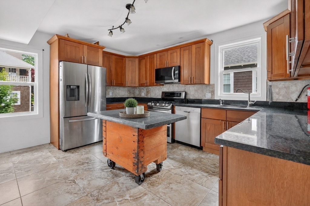 18 Vincent Ave 18