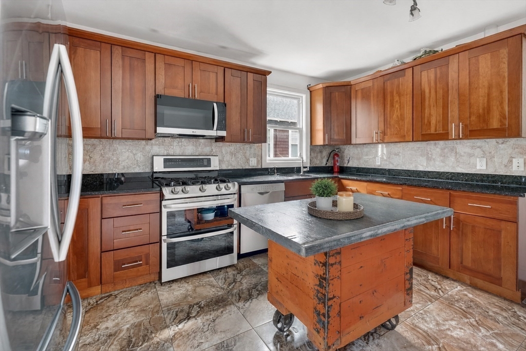 18 Vincent Ave 18